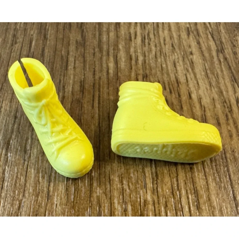 Barbie Teen Sister Skipper Babysitter Doll Shoes Neon Yellow Sneaker Clothes